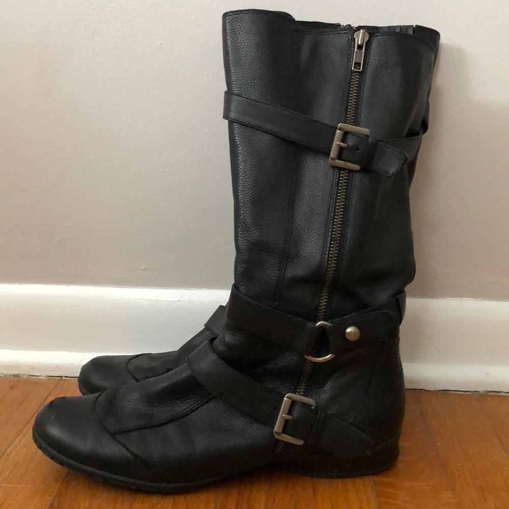 Black leather boots in excellent condition.